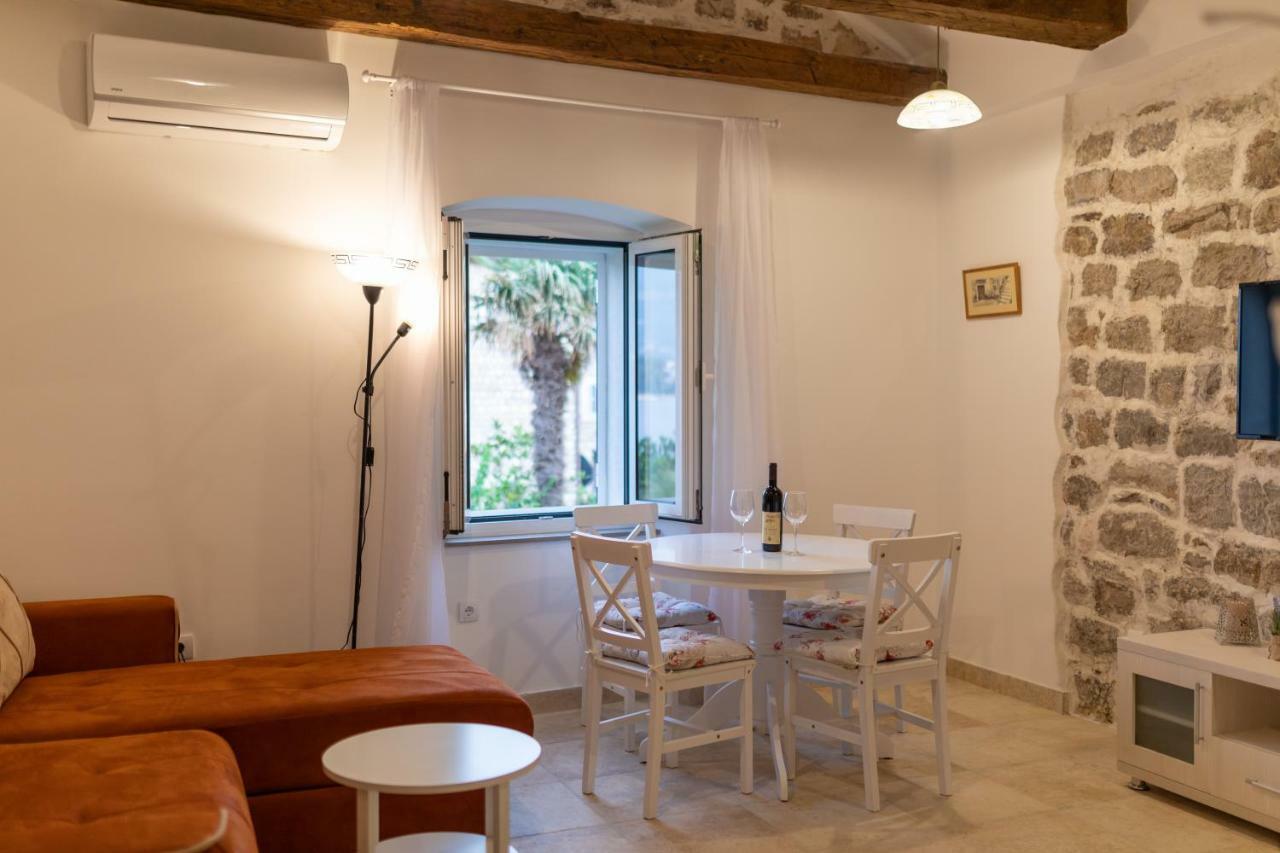 Trifunovic Old Town Apartment